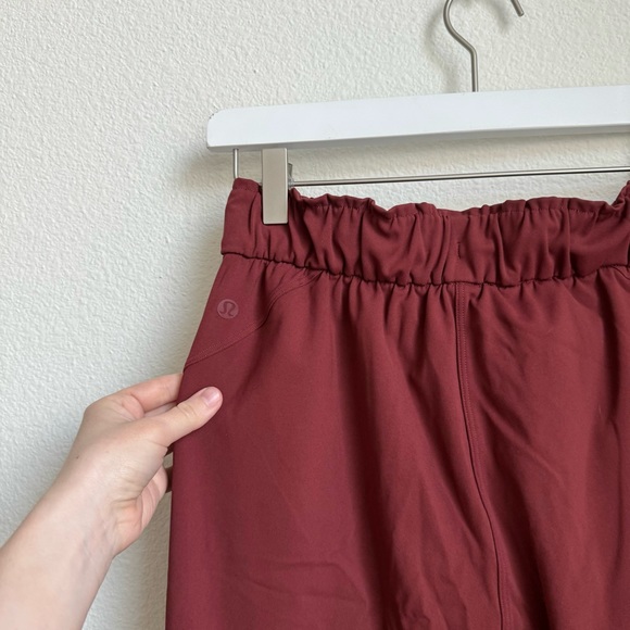 Lululemon Keep Moving Pant High-Rise
Savannah - Picture 5 of 6